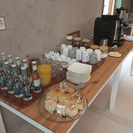 シュチルク Jasminowe Ogrody Bed & Breakfast エクステリア 写真
