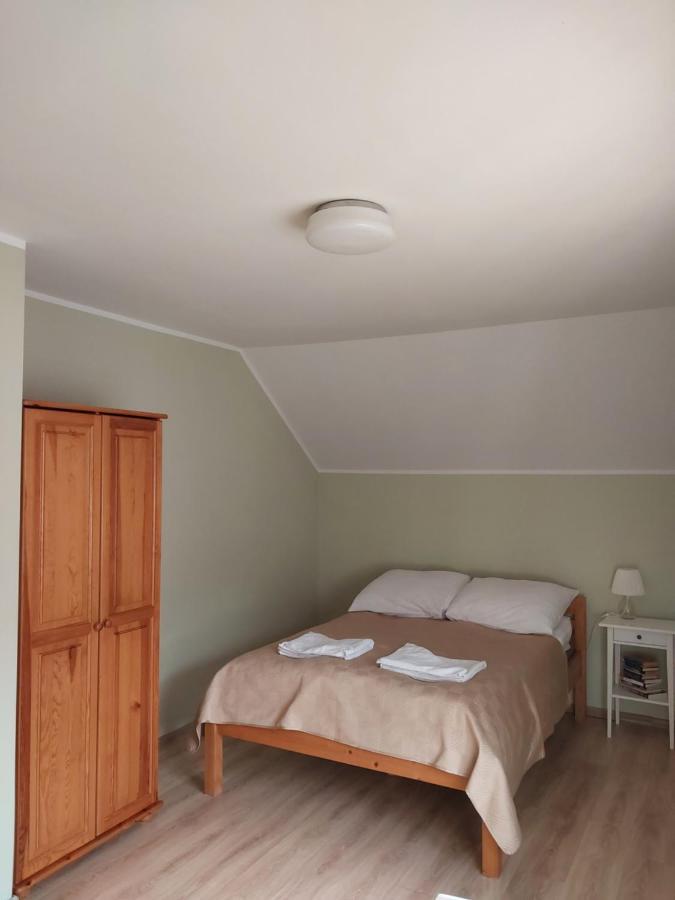 シュチルク Jasminowe Ogrody Bed & Breakfast エクステリア 写真