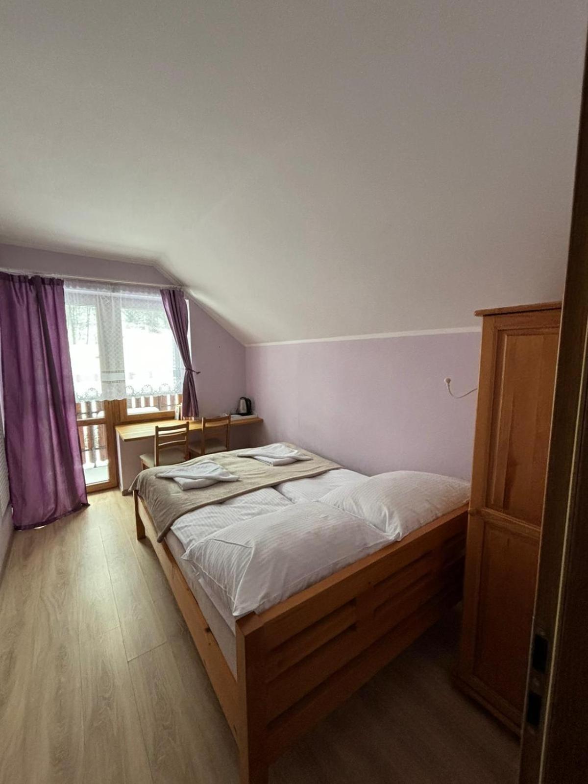 シュチルク Jasminowe Ogrody Bed & Breakfast エクステリア 写真