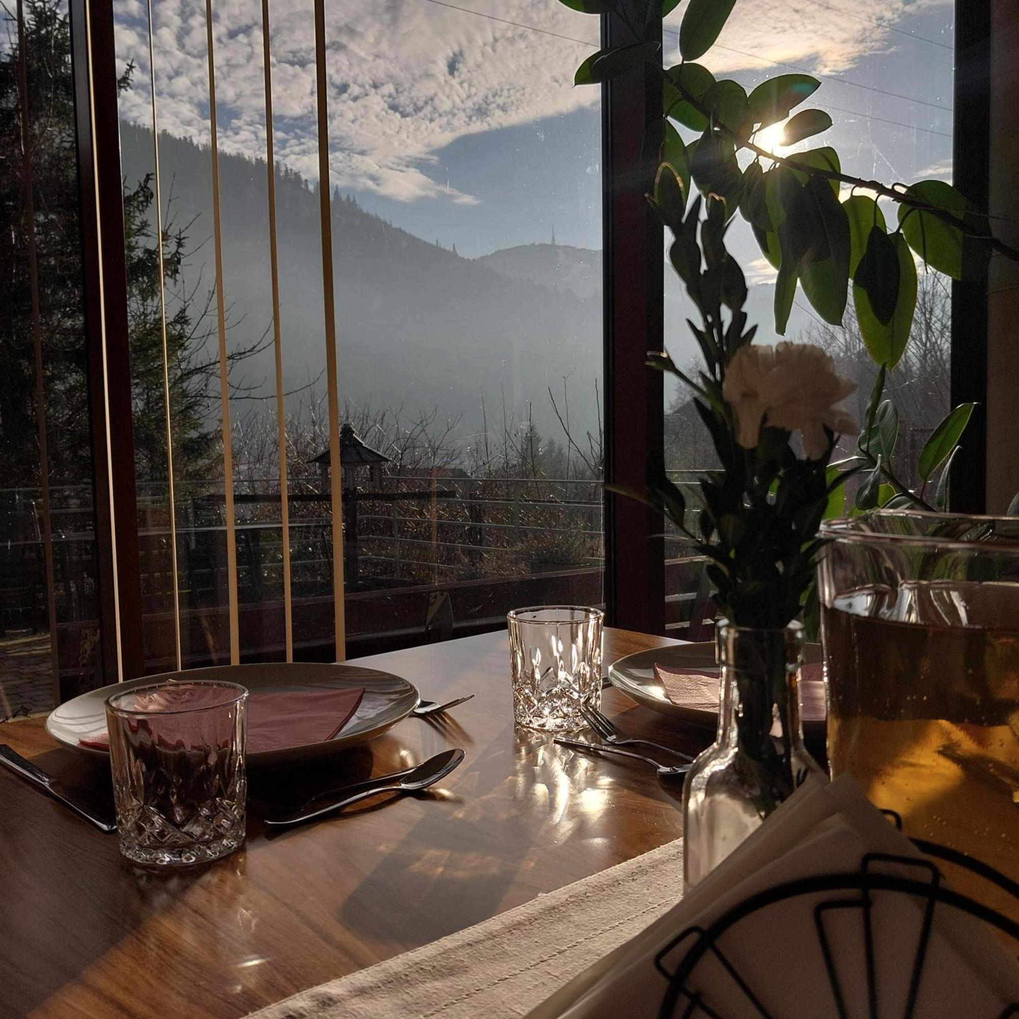 シュチルク Jasminowe Ogrody Bed & Breakfast エクステリア 写真